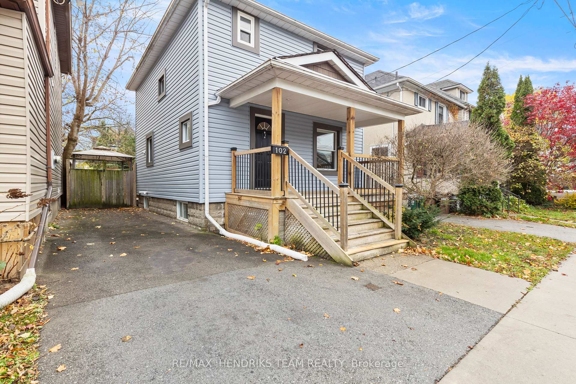 Photo 2 of 102 Lowell Avenue, St. Catharines, Downtown — HOMEH