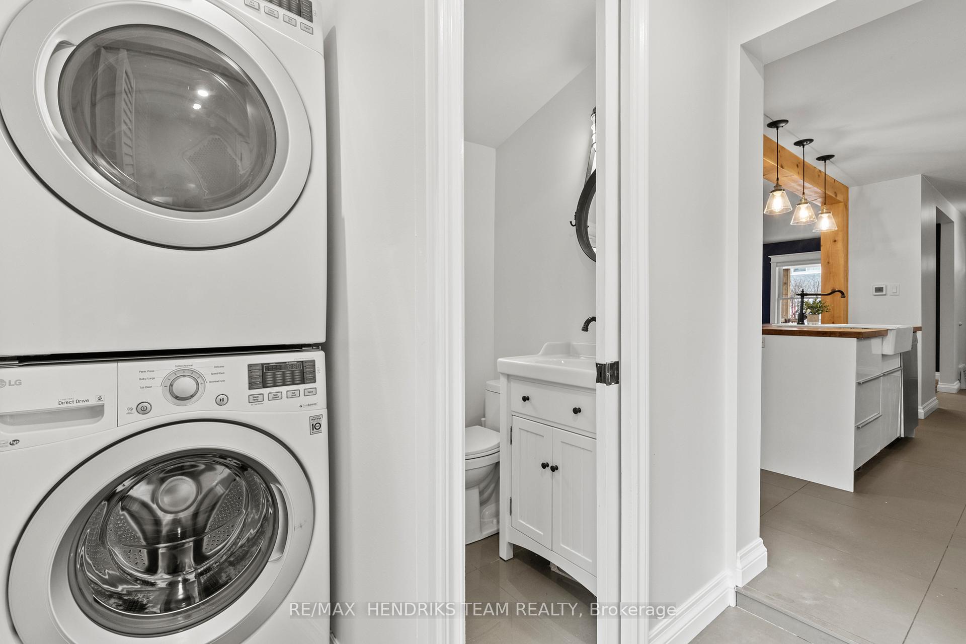 Photo 12 of 102 Lowell Avenue, St. Catharines, Downtown — HOMEH