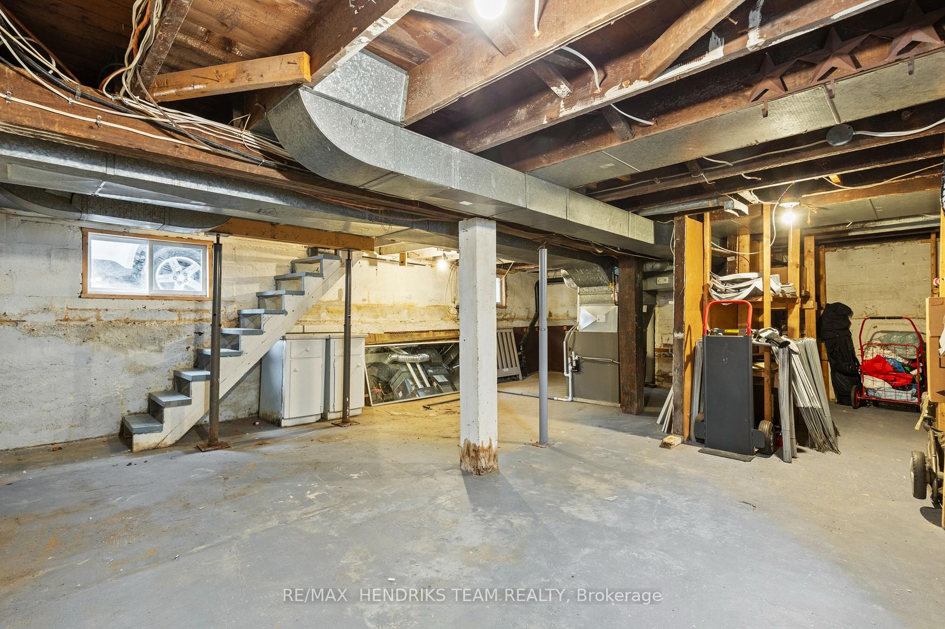 Photo 33 of 102 Lowell Avenue, St. Catharines, Downtown — HOMEH