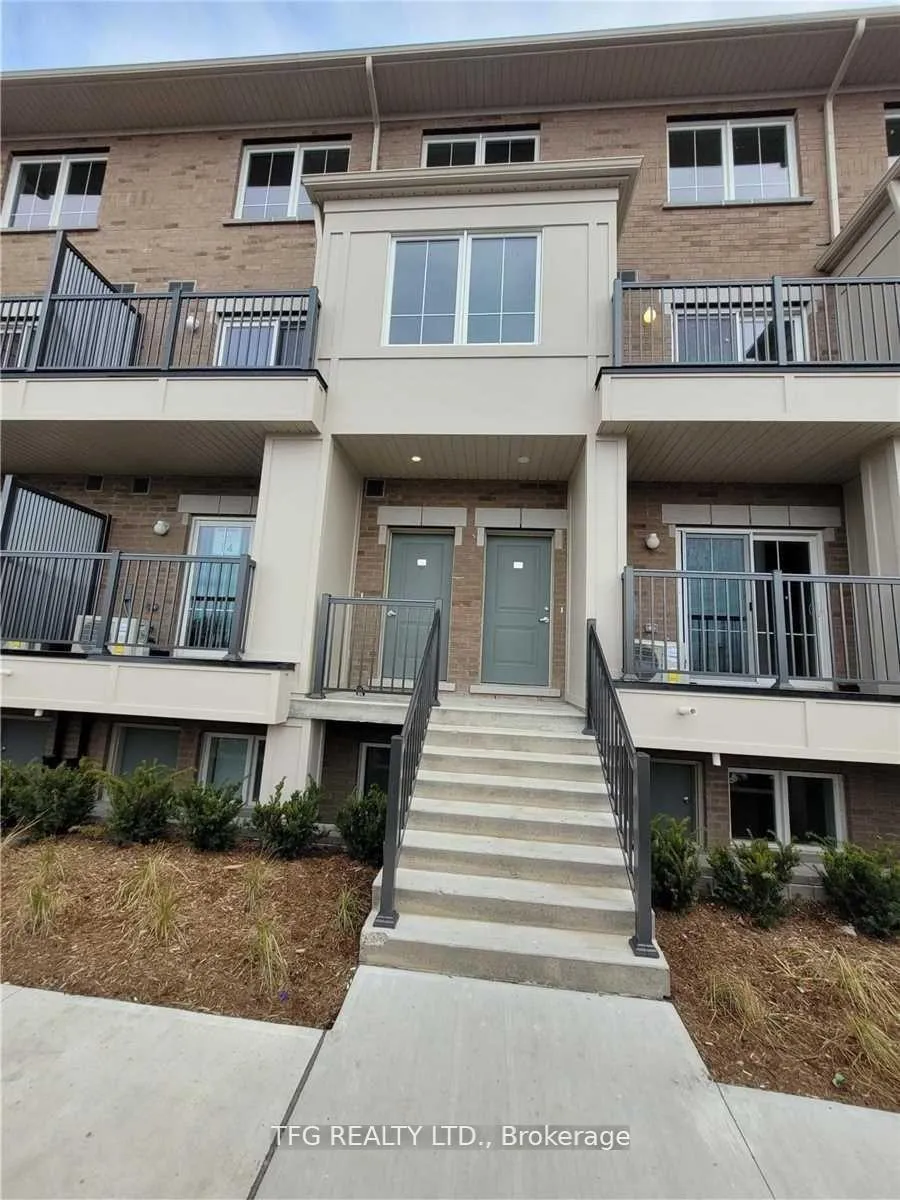 Front of Unit 14, 480 Beresford Path