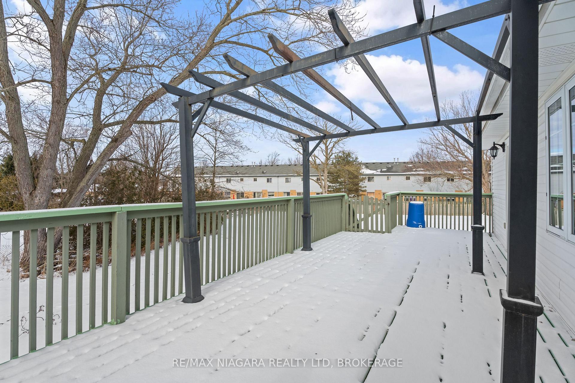 Photo 31 of 9 1/2 Greenock Circle, St. Catharines, Western Hill — HOMEH