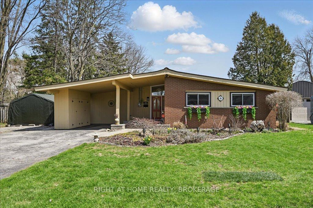Photo 2 of 31 Taylor Crescent, Hamilton, Greensville — HOMEH
