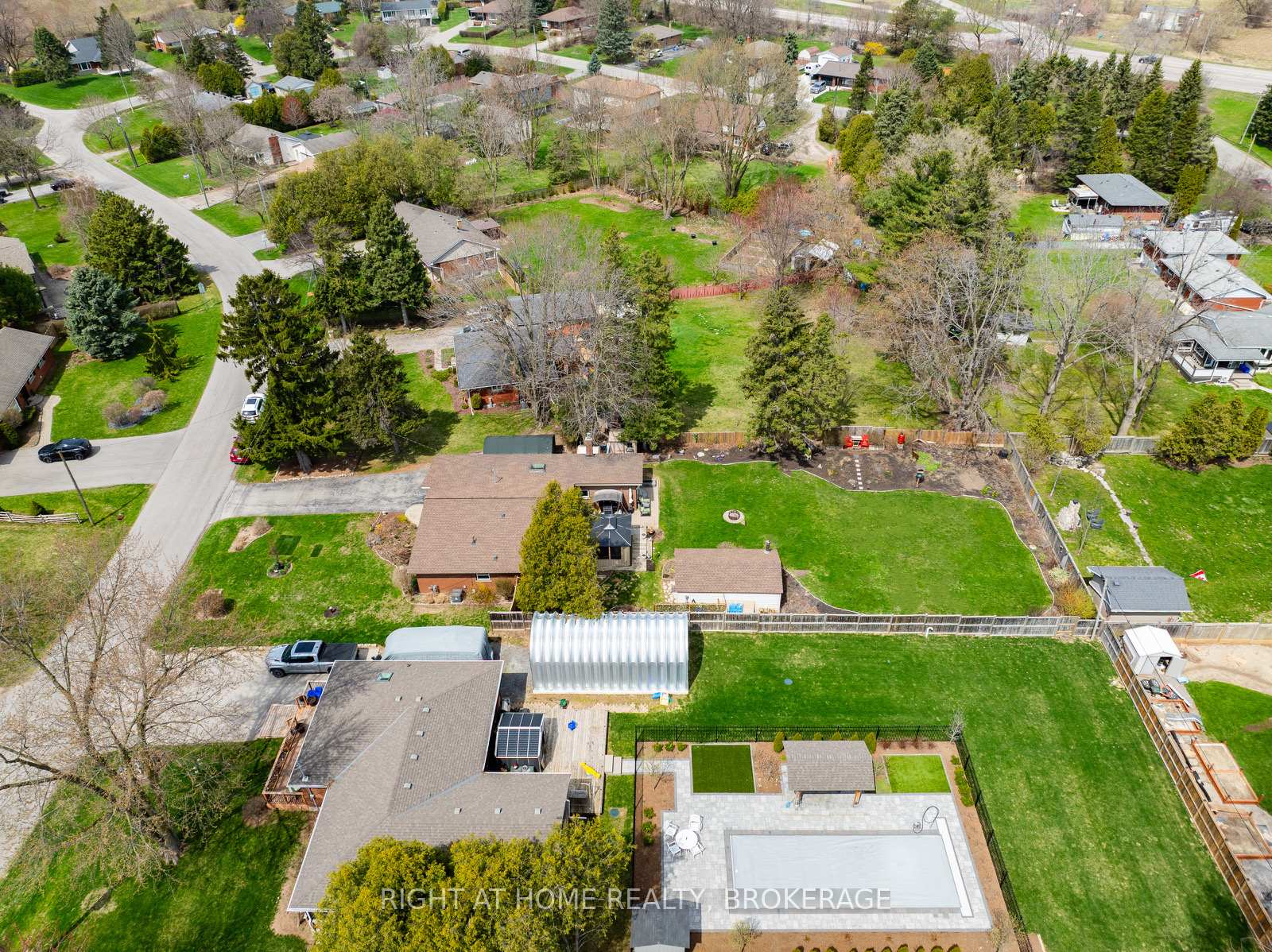 Photo 79 of 31 Taylor Crescent, Hamilton, Greensville — HOMEH