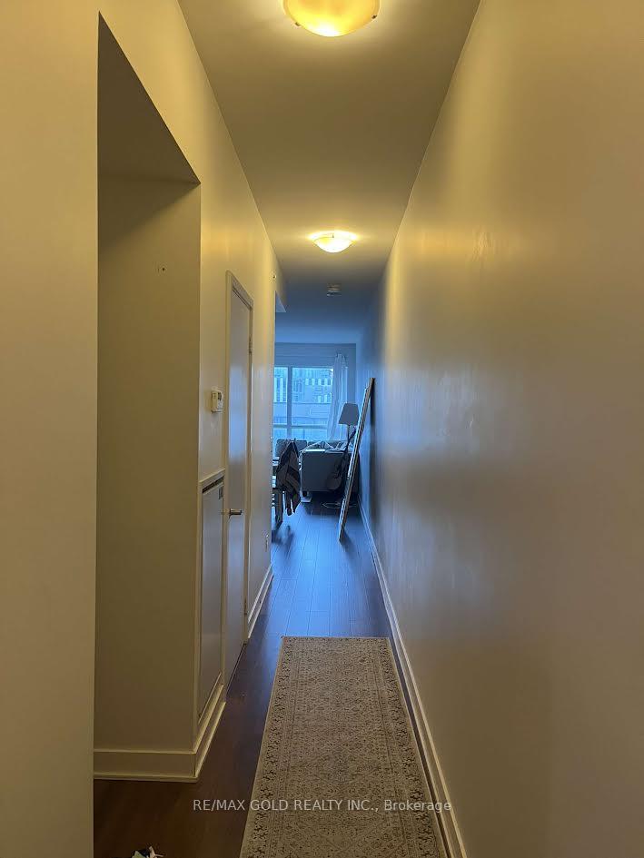 Front of Unit 904, 210 Simcoe Street
