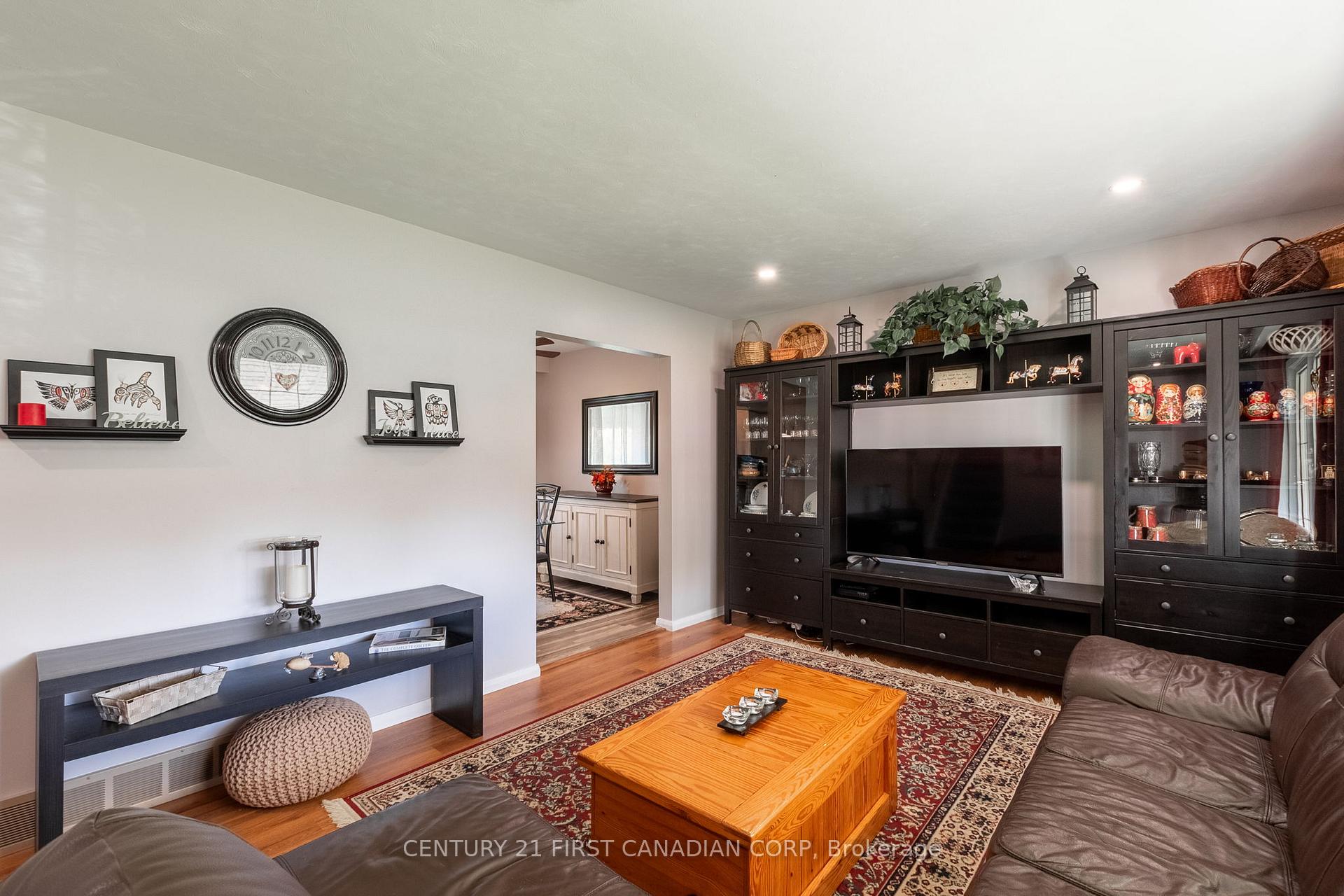 Photo 5 of 53 Dunwich Drive, St. Thomas — HOMEH