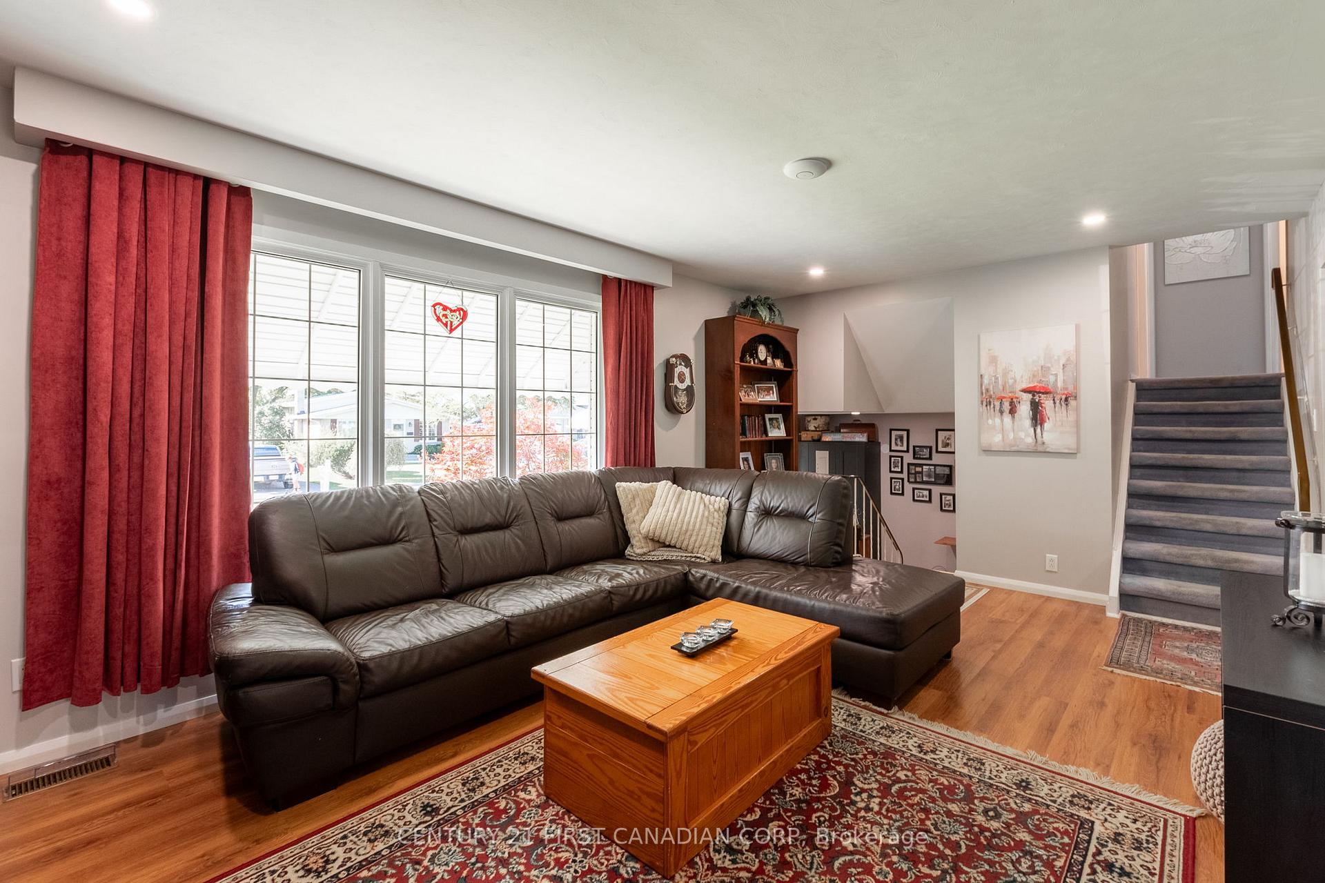 Photo 7 of 53 Dunwich Drive, St. Thomas — HOMEH