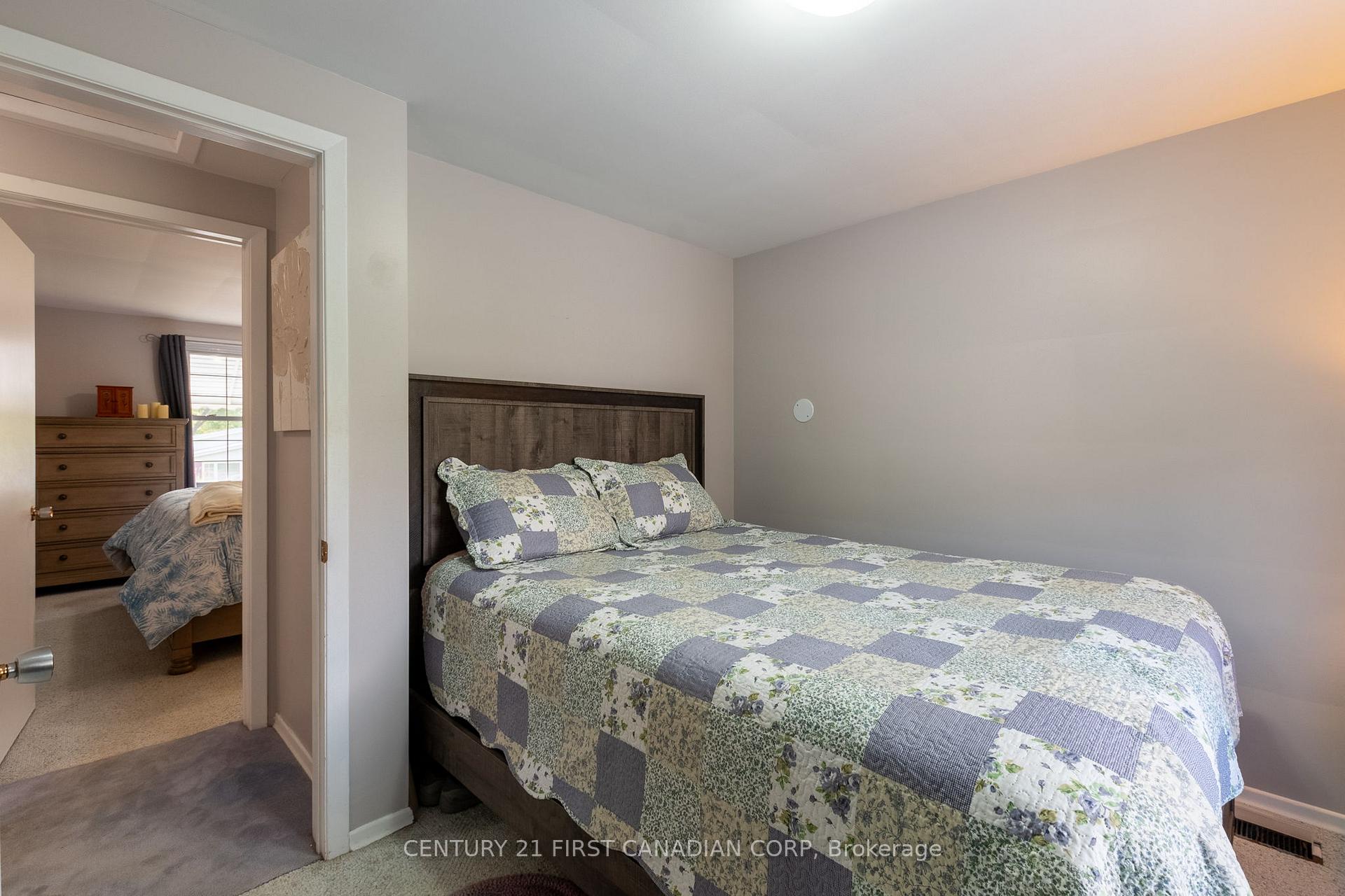 Photo 16 of 53 Dunwich Drive, St. Thomas — HOMEH