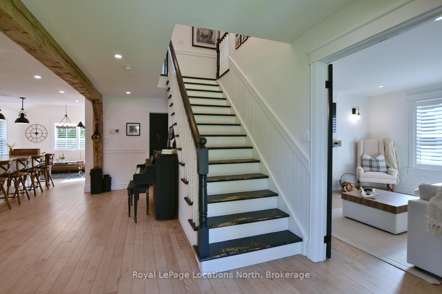Photo 3 of 44 Napier Street E, Blue Mountains — HOMEH