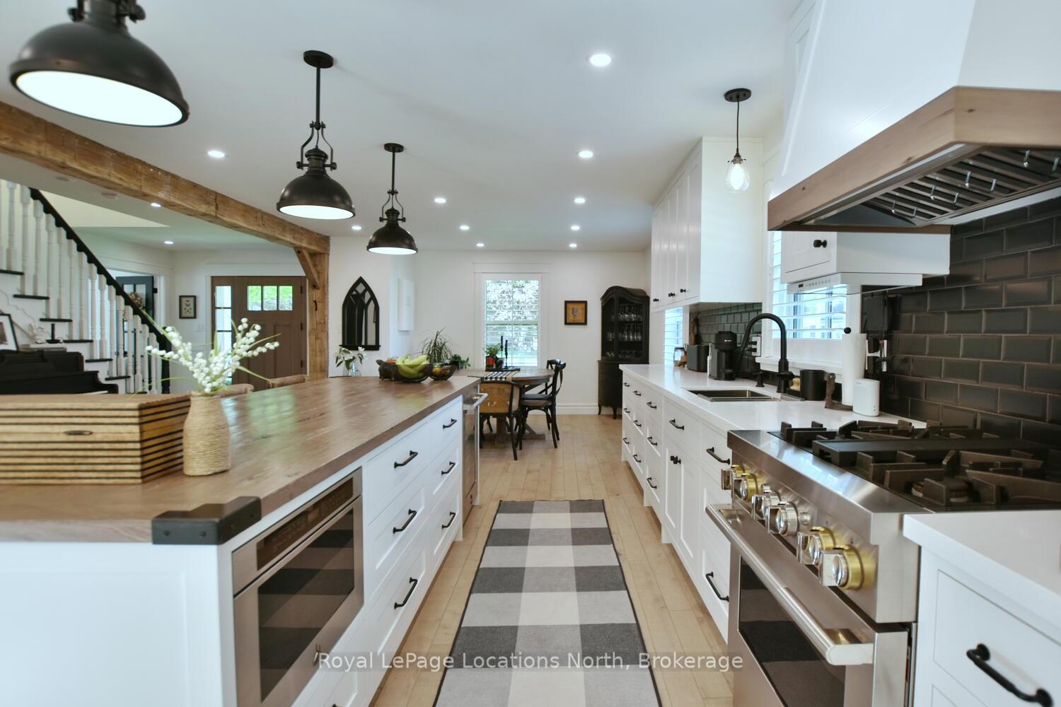Photo 10 of 44 Napier Street E, Blue Mountains — HOMEH