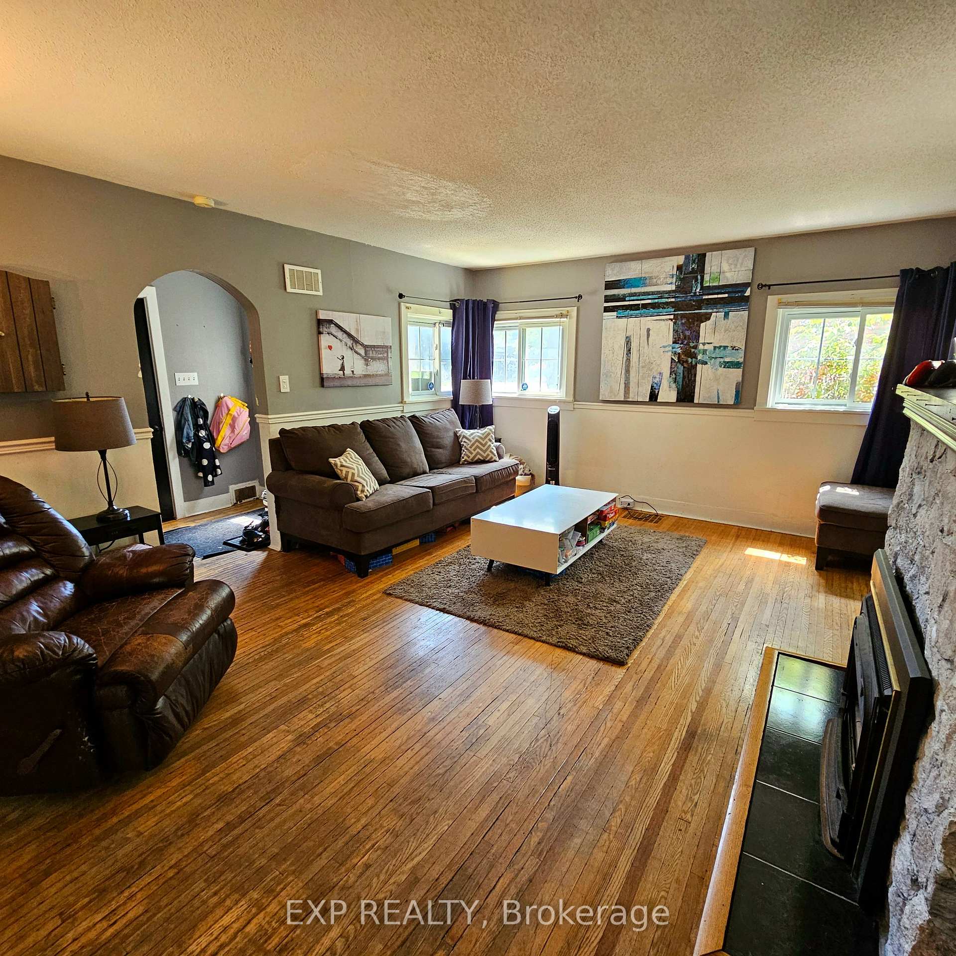 Photo 7 of 98 Pine Street, Belleville, Belleville Ward — HOMEH