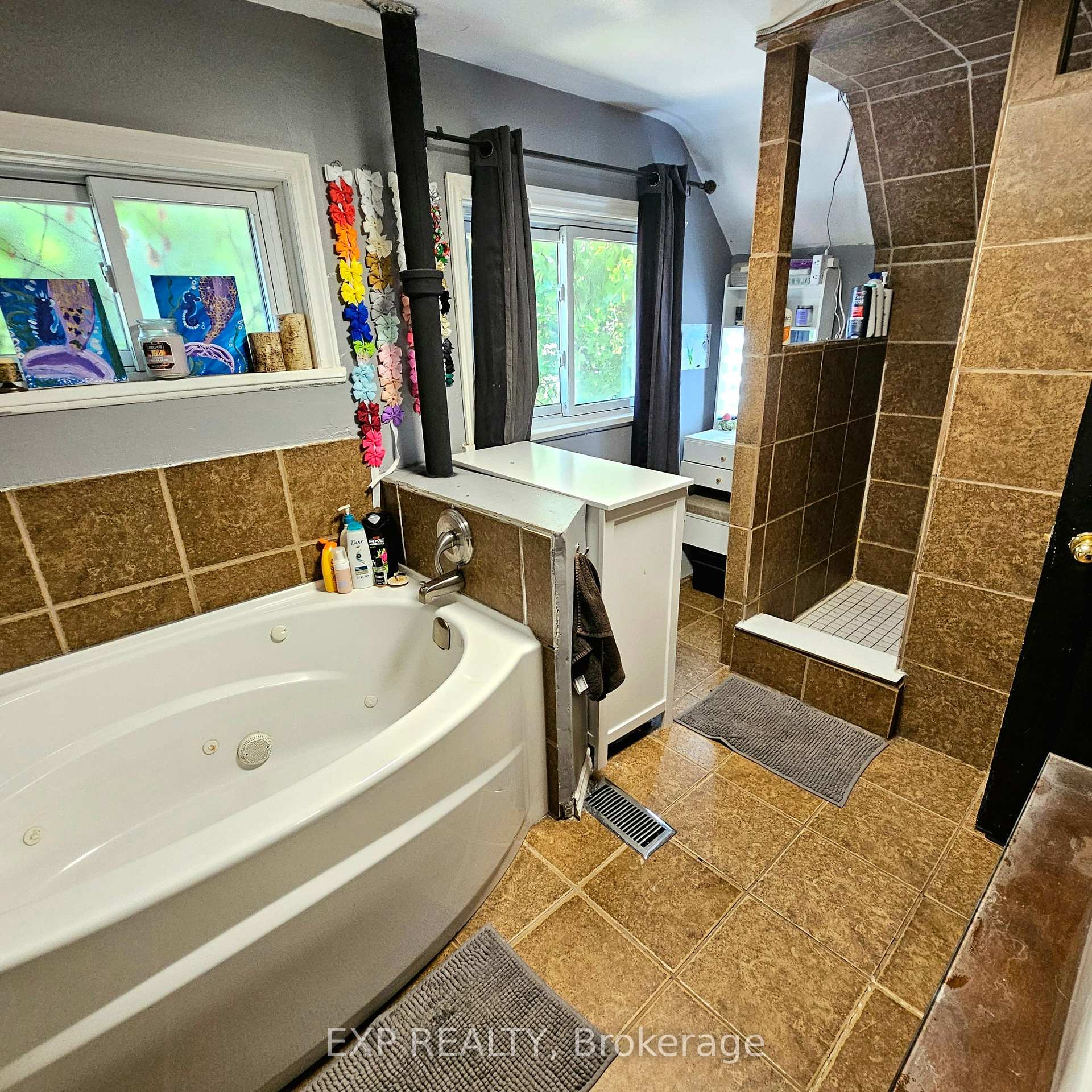 Photo 10 of 98 Pine Street, Belleville, Belleville Ward — HOMEH