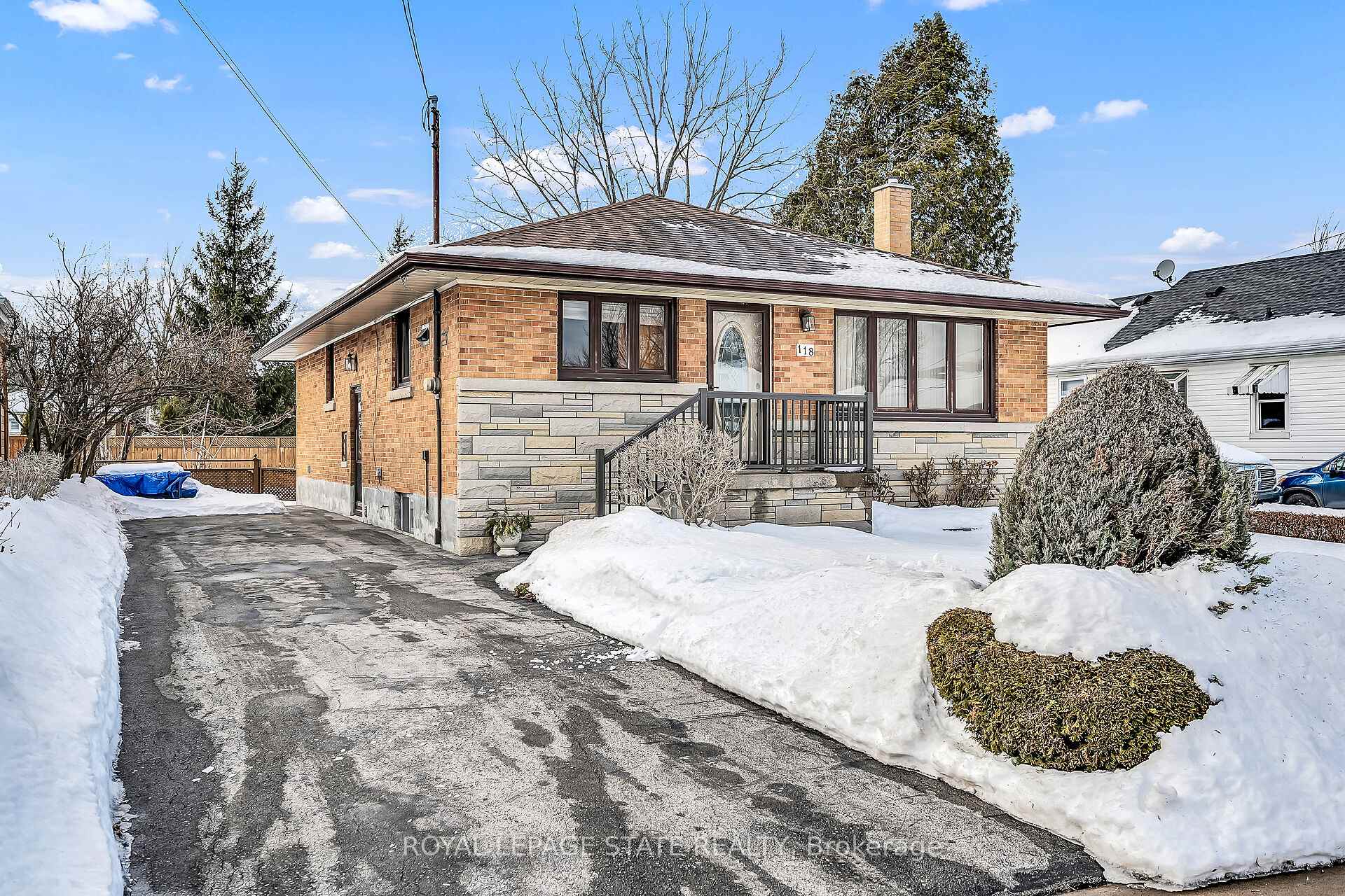 Photo 1 of 118 Charlotte Street, Hamilton, Rosedale — HOMEH