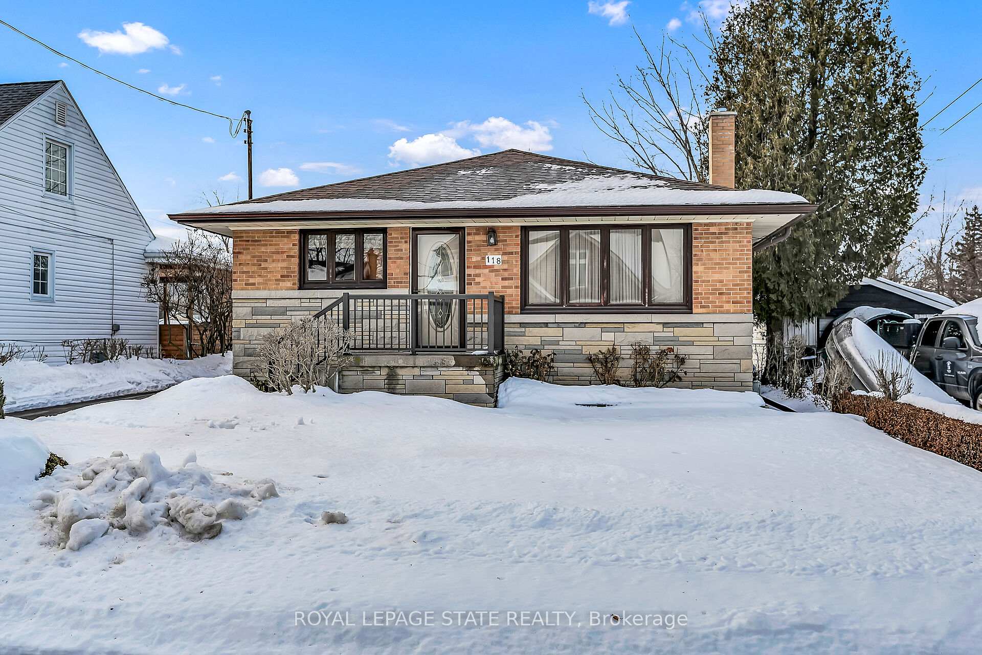 Photo 3 of 118 Charlotte Street, Hamilton, Rosedale — HOMEH