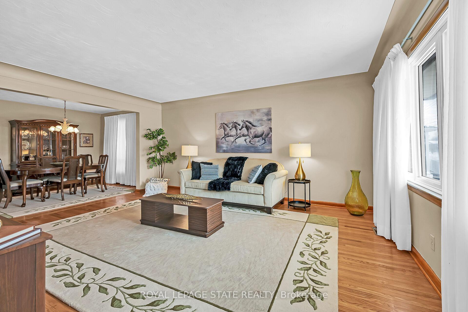 Photo 5 of 118 Charlotte Street, Hamilton, Rosedale — HOMEH