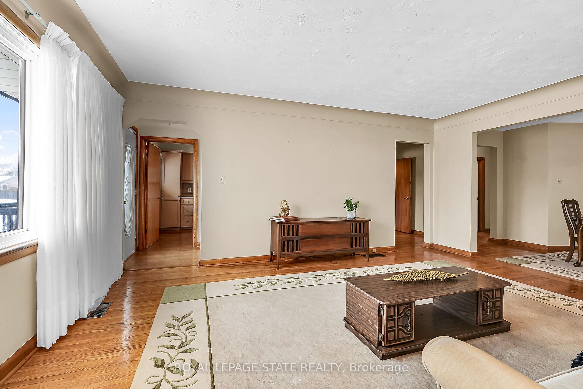 Photo 7 of 118 Charlotte Street, Hamilton, Rosedale — HOMEH