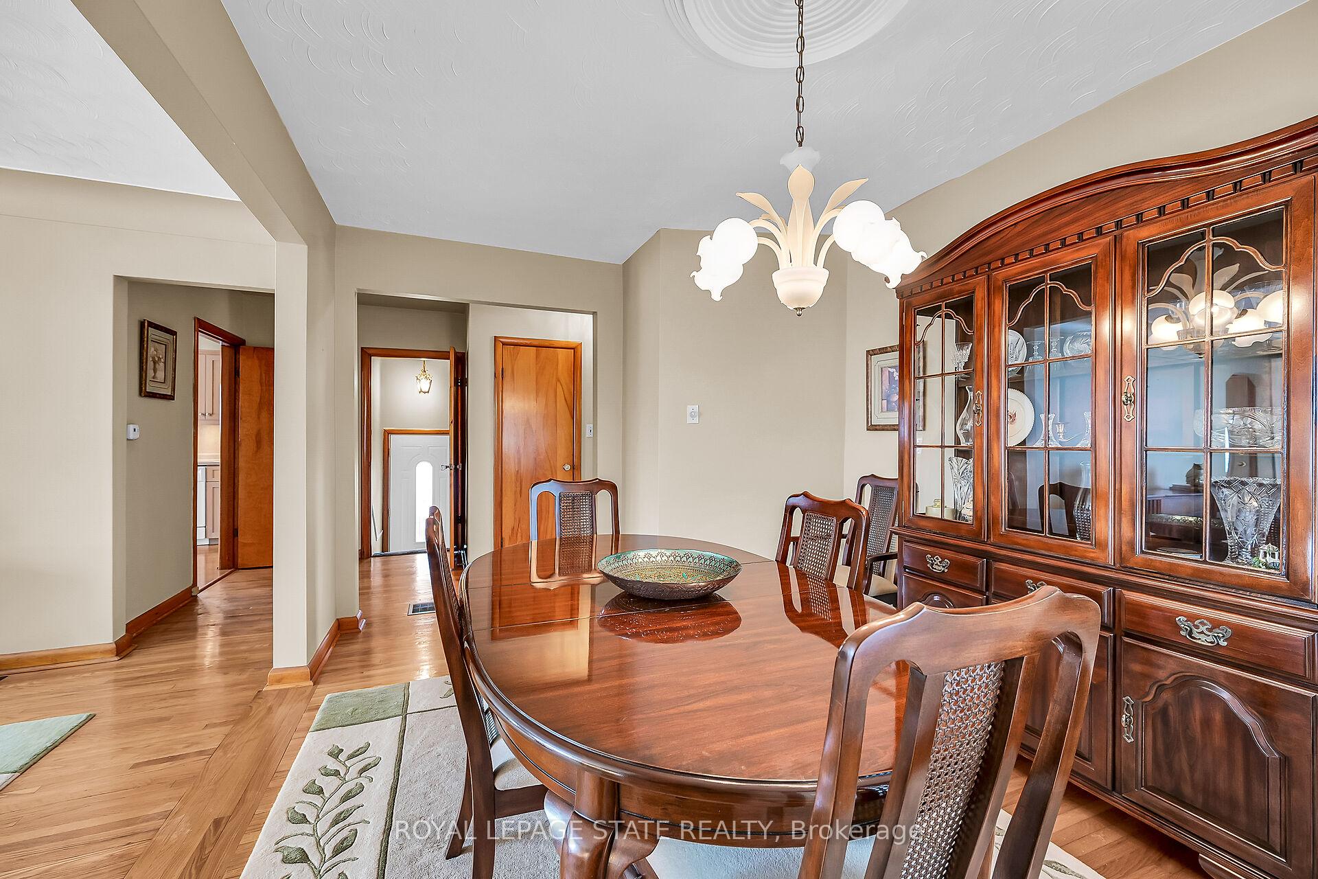 Photo 11 of 118 Charlotte Street, Hamilton, Rosedale — HOMEH
