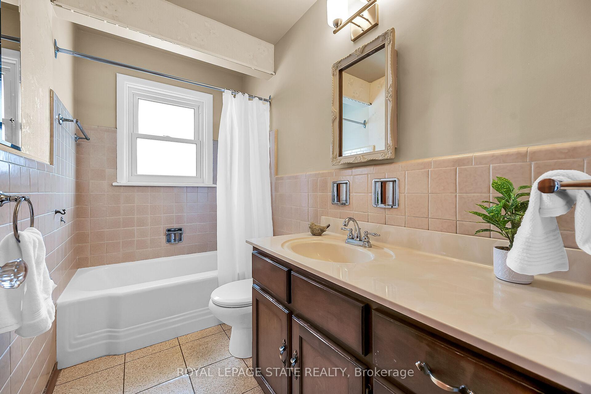 Photo 23 of 118 Charlotte Street, Hamilton, Rosedale — HOMEH