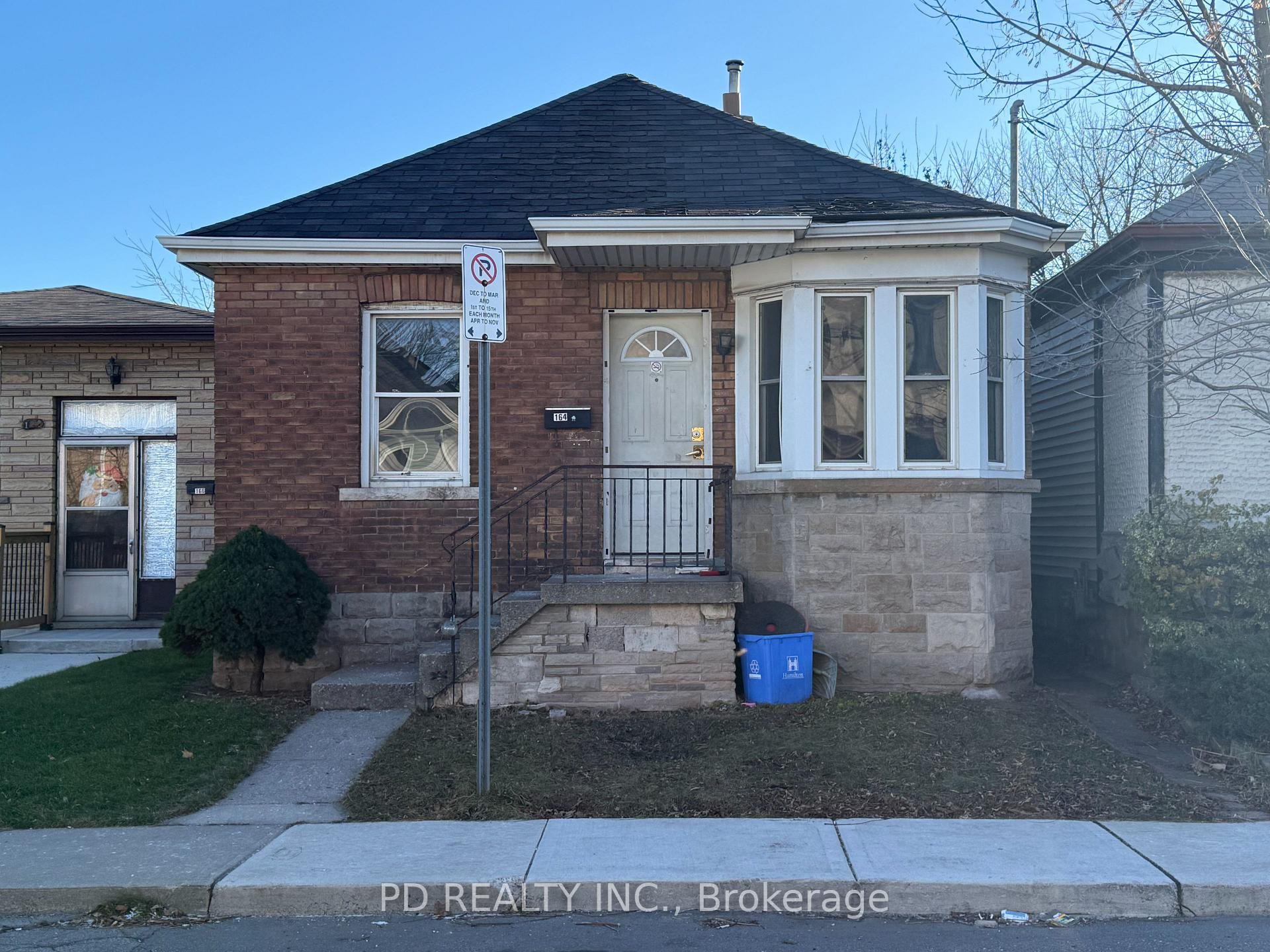 Front of 164 London Street N