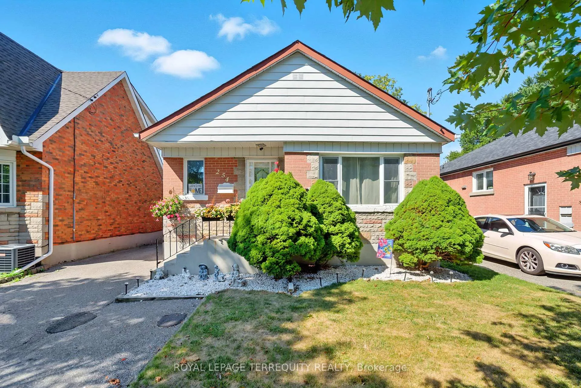 Photo 1 of 254 Cadillac Avenue S, Oshawa, Central — HOMEH