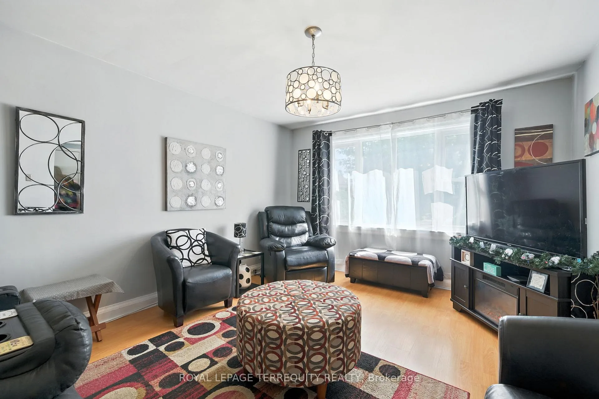 Photo 6 of 254 Cadillac Avenue S, Oshawa, Central — HOMEH