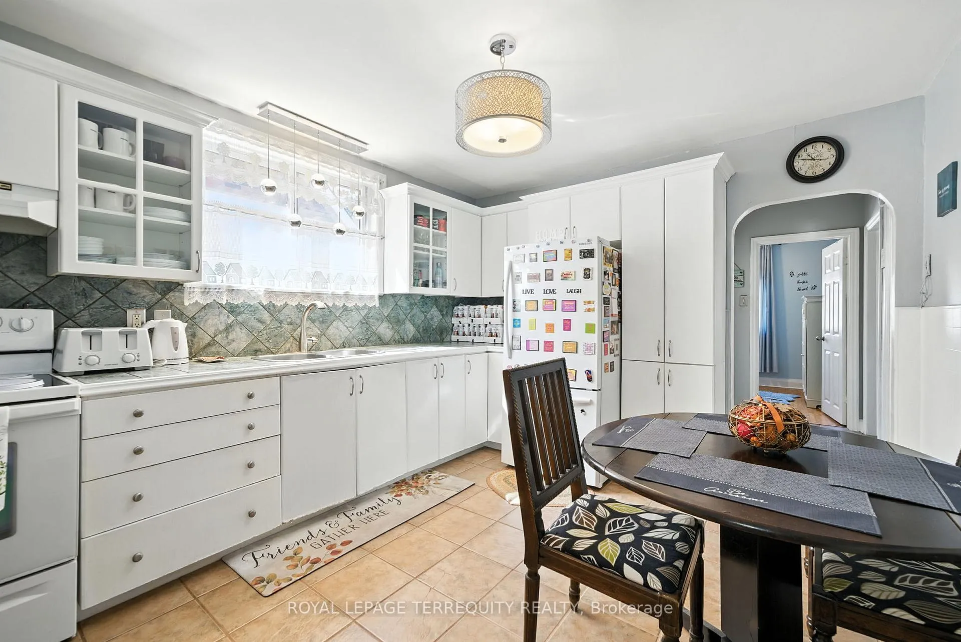 Photo 13 of 254 Cadillac Avenue S, Oshawa, Central — HOMEH