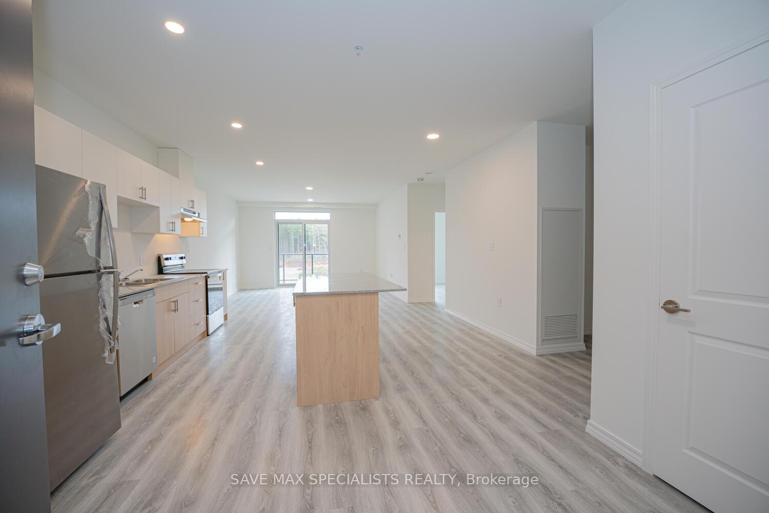 Photo 8 of Unit 407, 1098 Paisley Road, Guelph, Willow West/Sugarbush/West Acres — HOMEH
