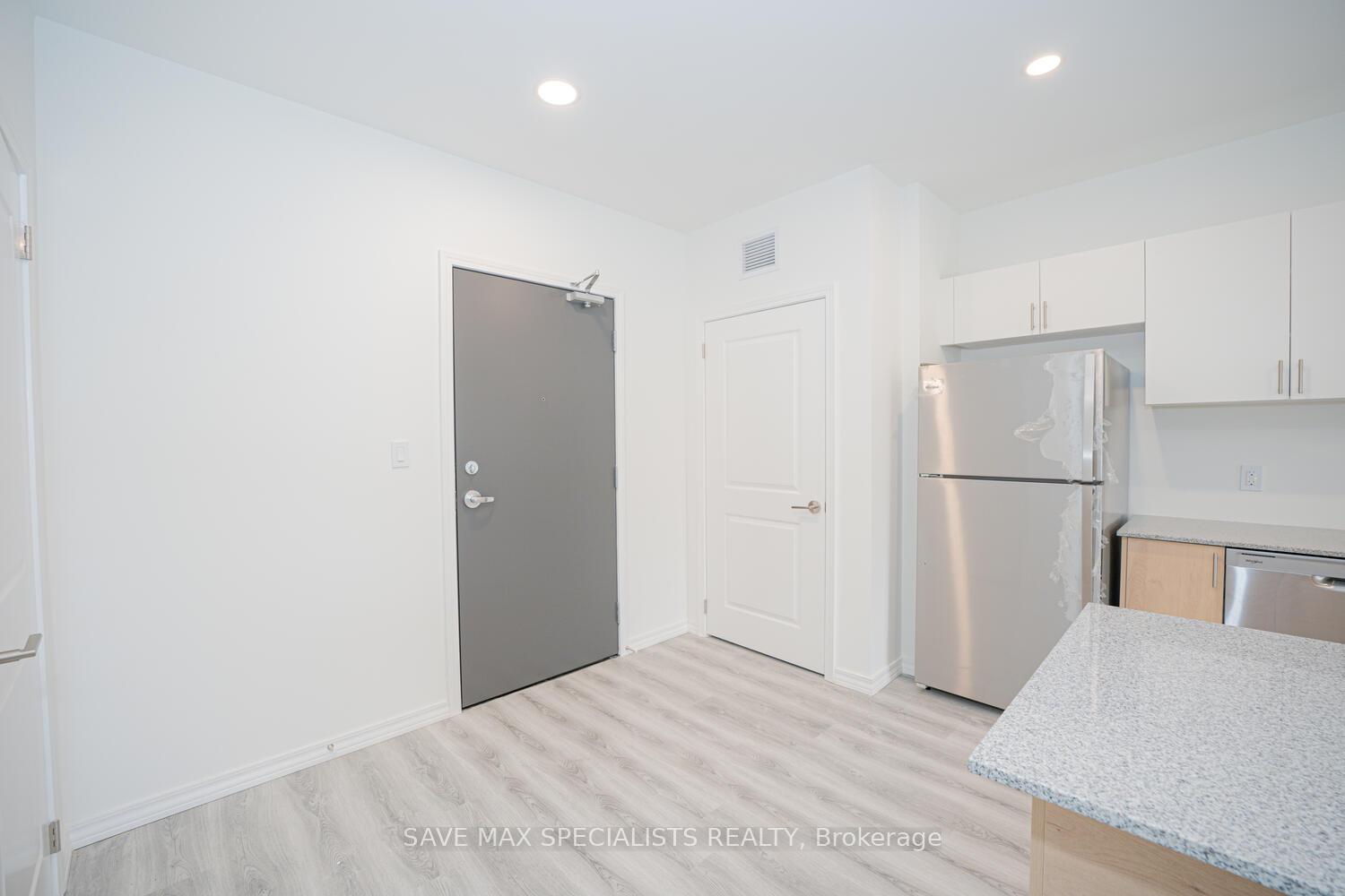 Photo 9 of Unit 407, 1098 Paisley Road, Guelph, Willow West/Sugarbush/West Acres — HOMEH
