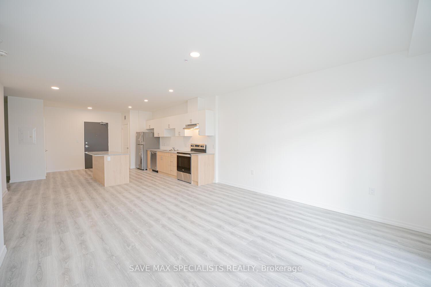 Photo 10 of Unit 407, 1098 Paisley Road, Guelph, Willow West/Sugarbush/West Acres — HOMEH