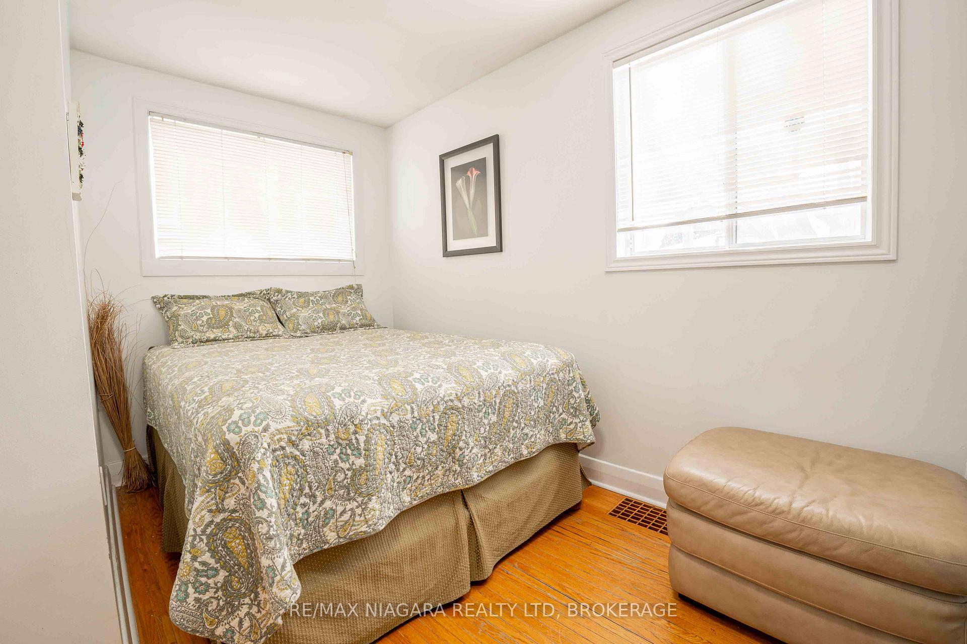 Photo 22 of 34 Durham Drive, St. Catharines, Port Weller — HOMEH
