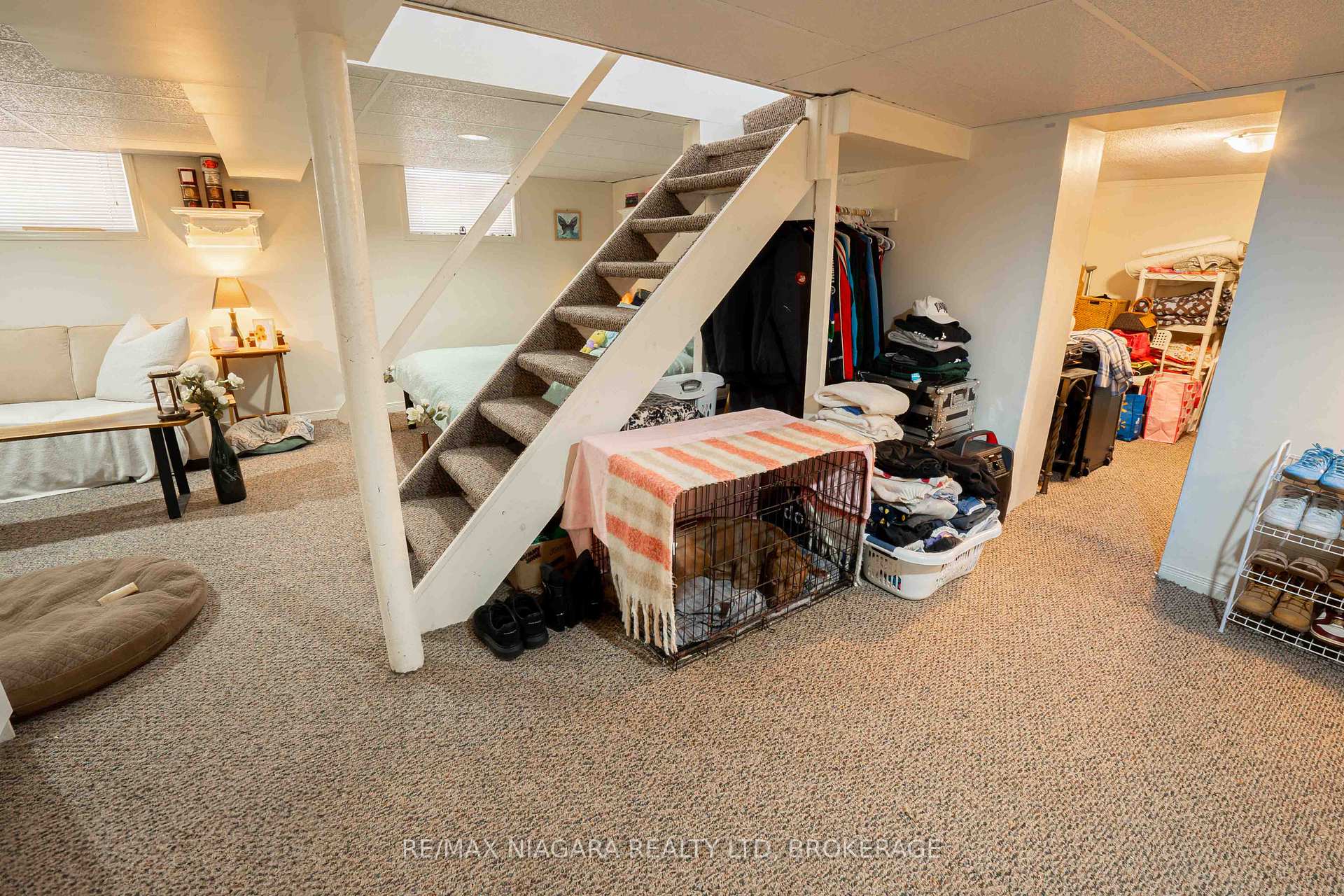 Photo 24 of 34 Durham Drive, St. Catharines, Port Weller — HOMEH