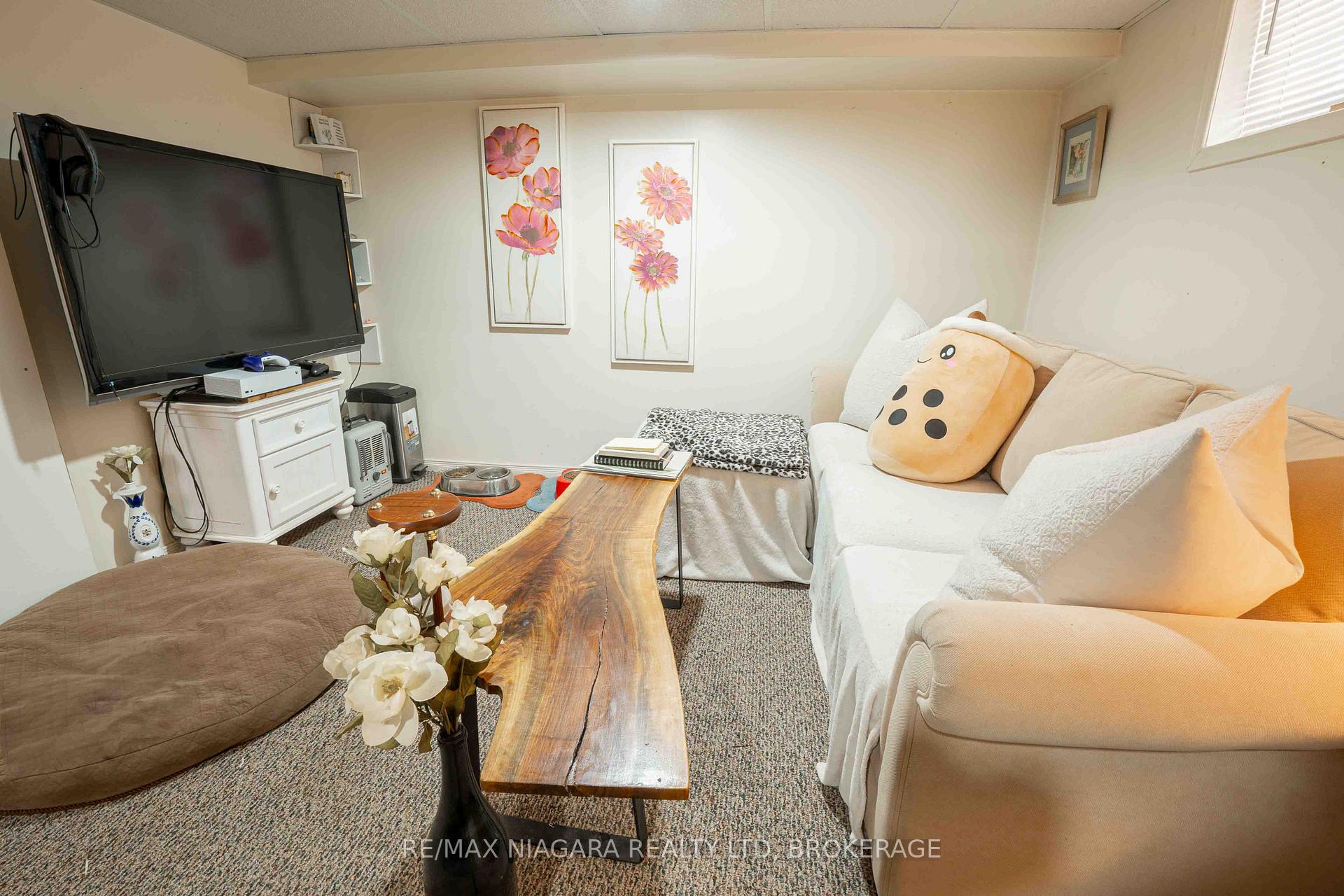 Photo 25 of 34 Durham Drive, St. Catharines, Port Weller — HOMEH
