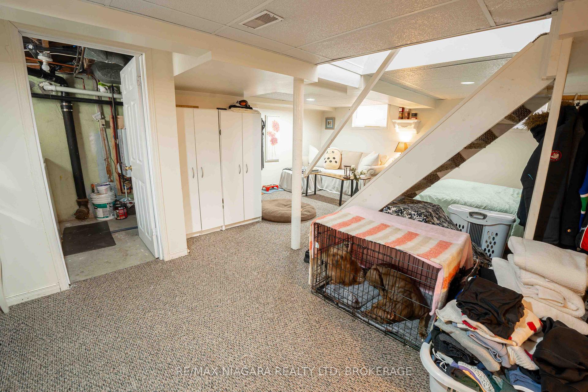Photo 28 of 34 Durham Drive, St. Catharines, Port Weller — HOMEH