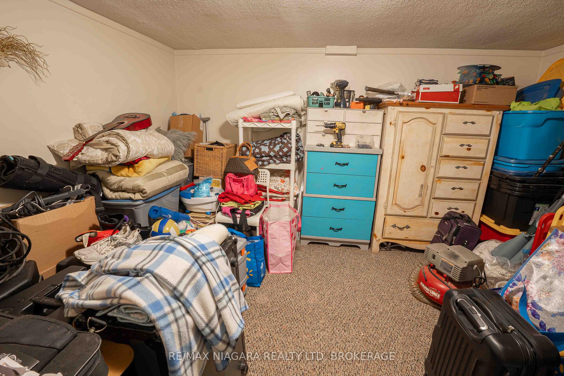 Photo 31 of 34 Durham Drive, St. Catharines, Port Weller — HOMEH