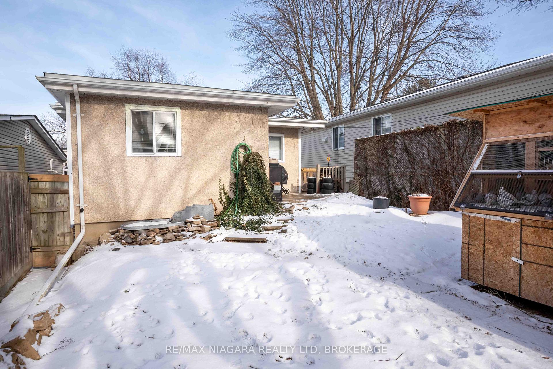 Photo 34 of 34 Durham Drive, St. Catharines, Port Weller — HOMEH