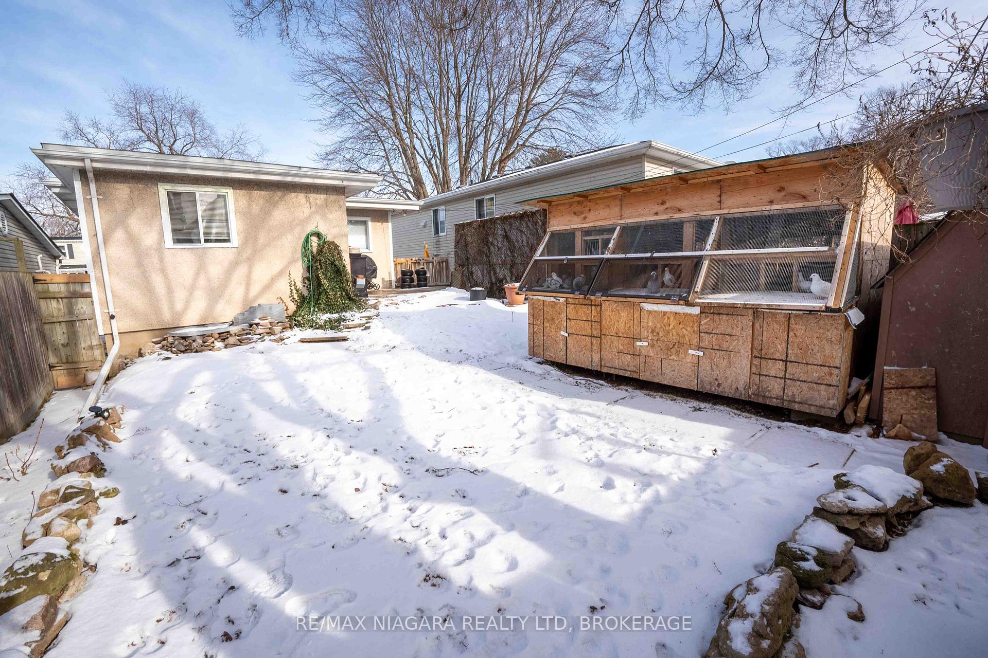Photo 35 of 34 Durham Drive, St. Catharines, Port Weller — HOMEH