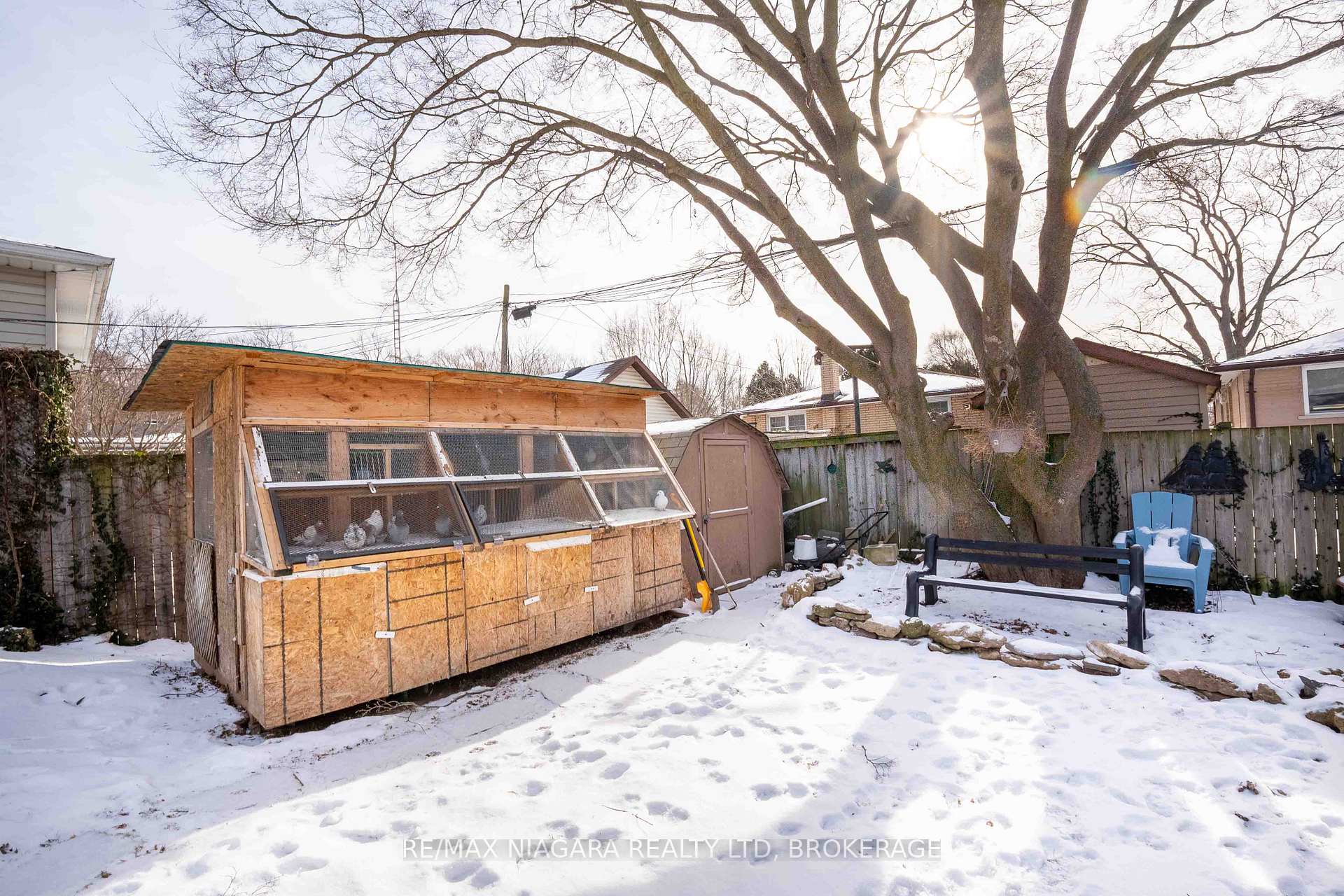 Photo 36 of 34 Durham Drive, St. Catharines, Port Weller — HOMEH