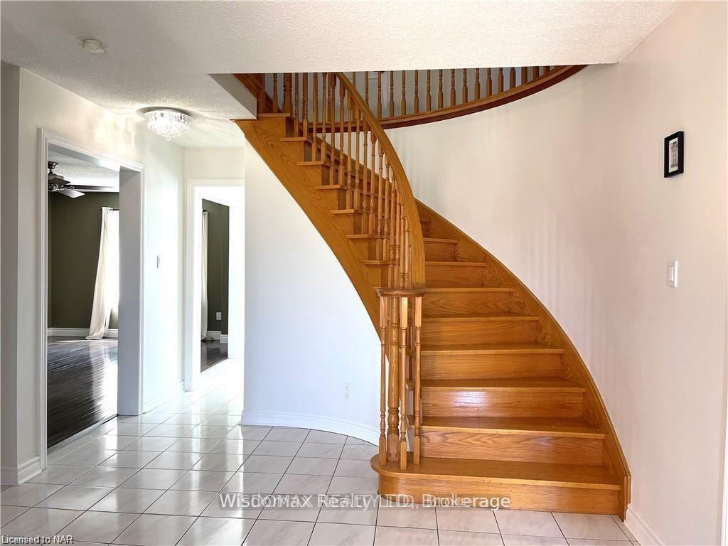 Photo 11 of 61 Barbican Trail, St. Catharines, Burleigh Hill — HOMEH