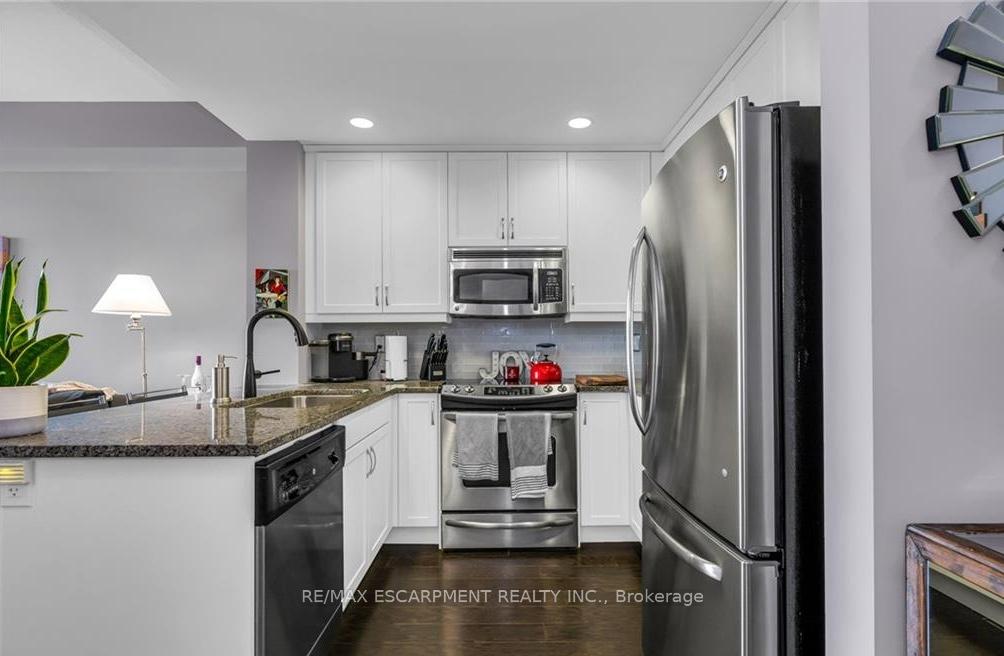 Photo 4 of Unit 1305, 551 Maple Avenue, Burlington, Brant — HOMEH