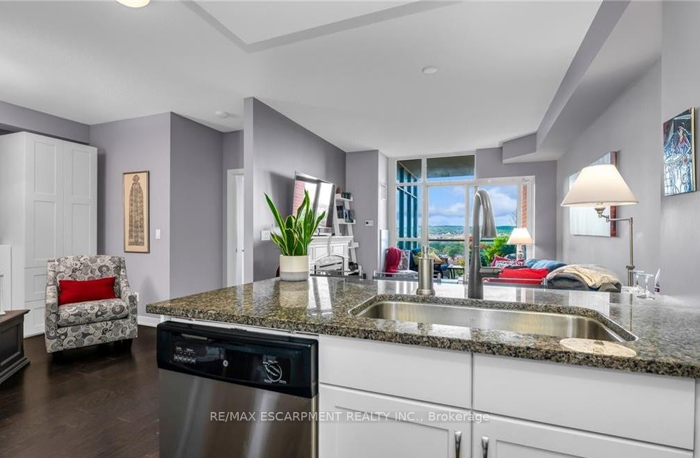 Photo 5 of Unit 1305, 551 Maple Avenue, Burlington, Brant — HOMEH