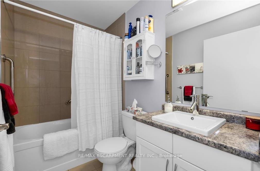 Photo 13 of Unit 1305, 551 Maple Avenue, Burlington, Brant — HOMEH