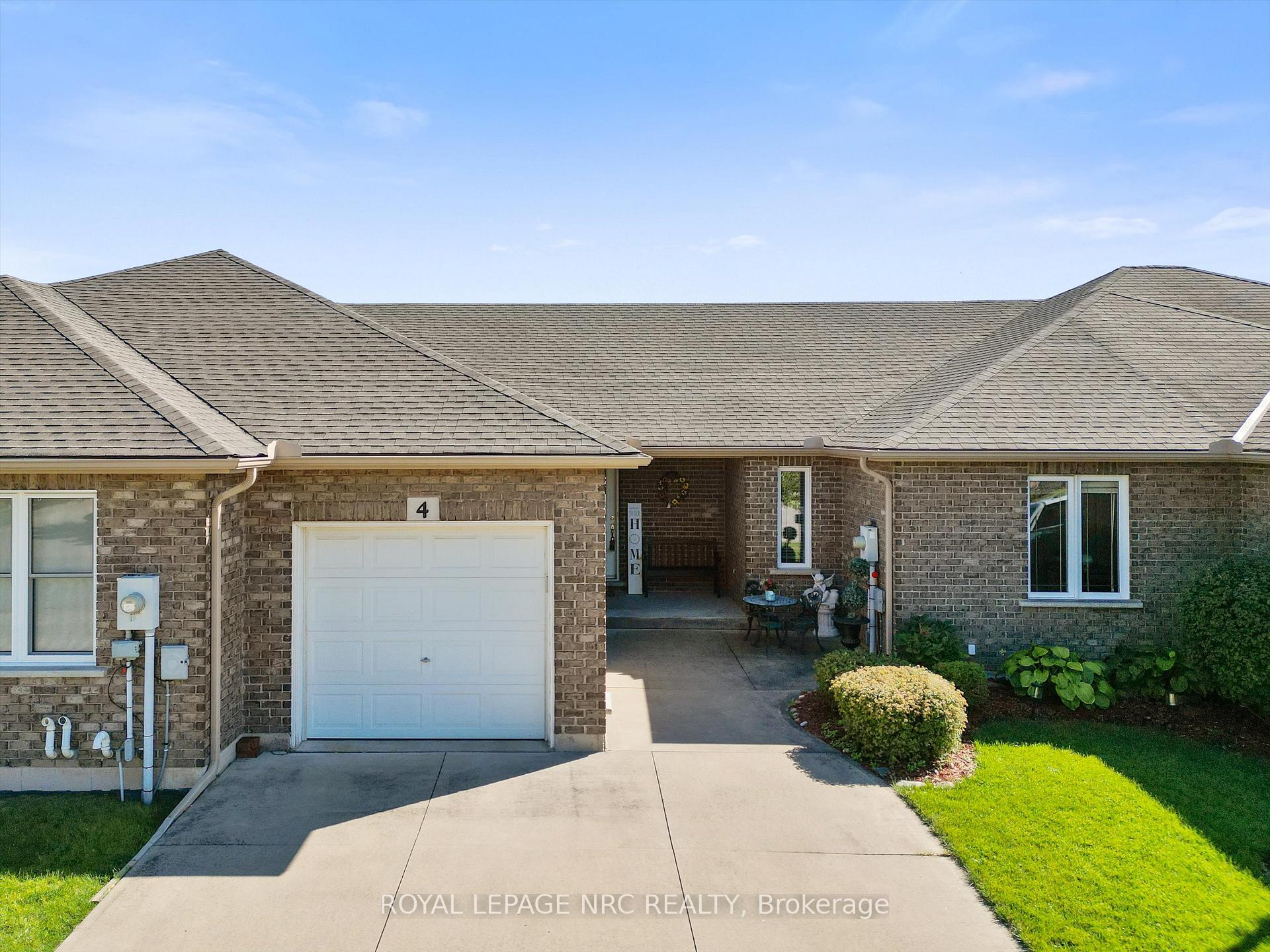 Photo 2 of 4 Avery Crescent, St. Catharines, Oakdale — HOMEH