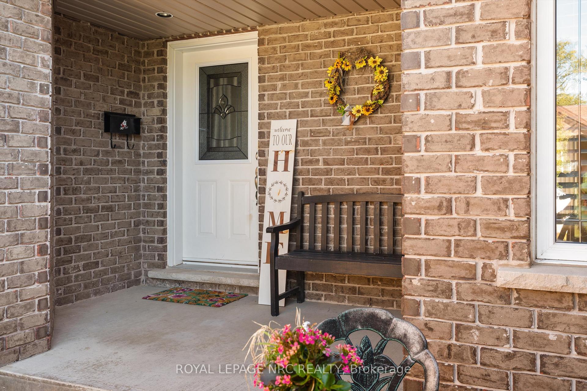 Photo 4 of 4 Avery Crescent, St. Catharines, Oakdale — HOMEH