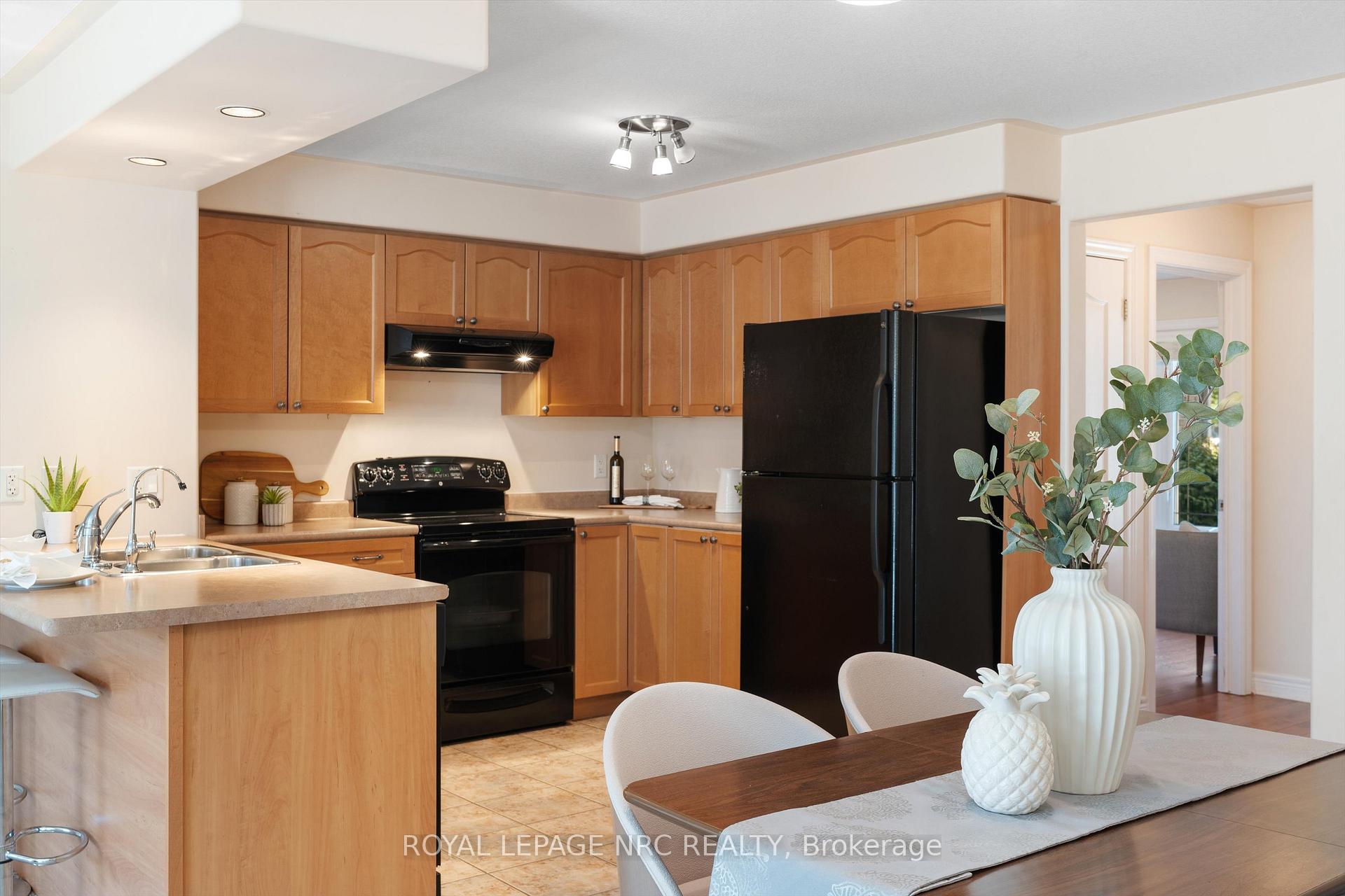 Photo 7 of 4 Avery Crescent, St. Catharines, Oakdale — HOMEH