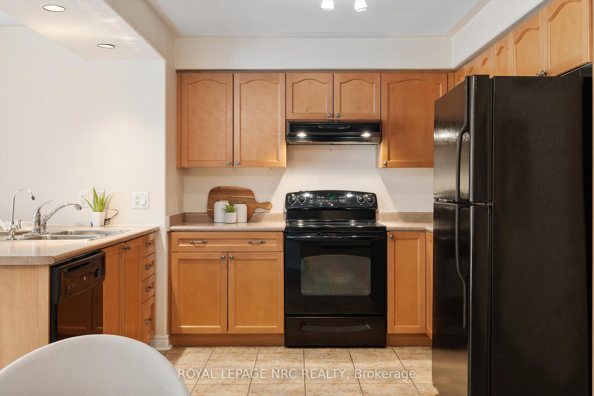 Photo 9 of 4 Avery Crescent, St. Catharines, Oakdale — HOMEH