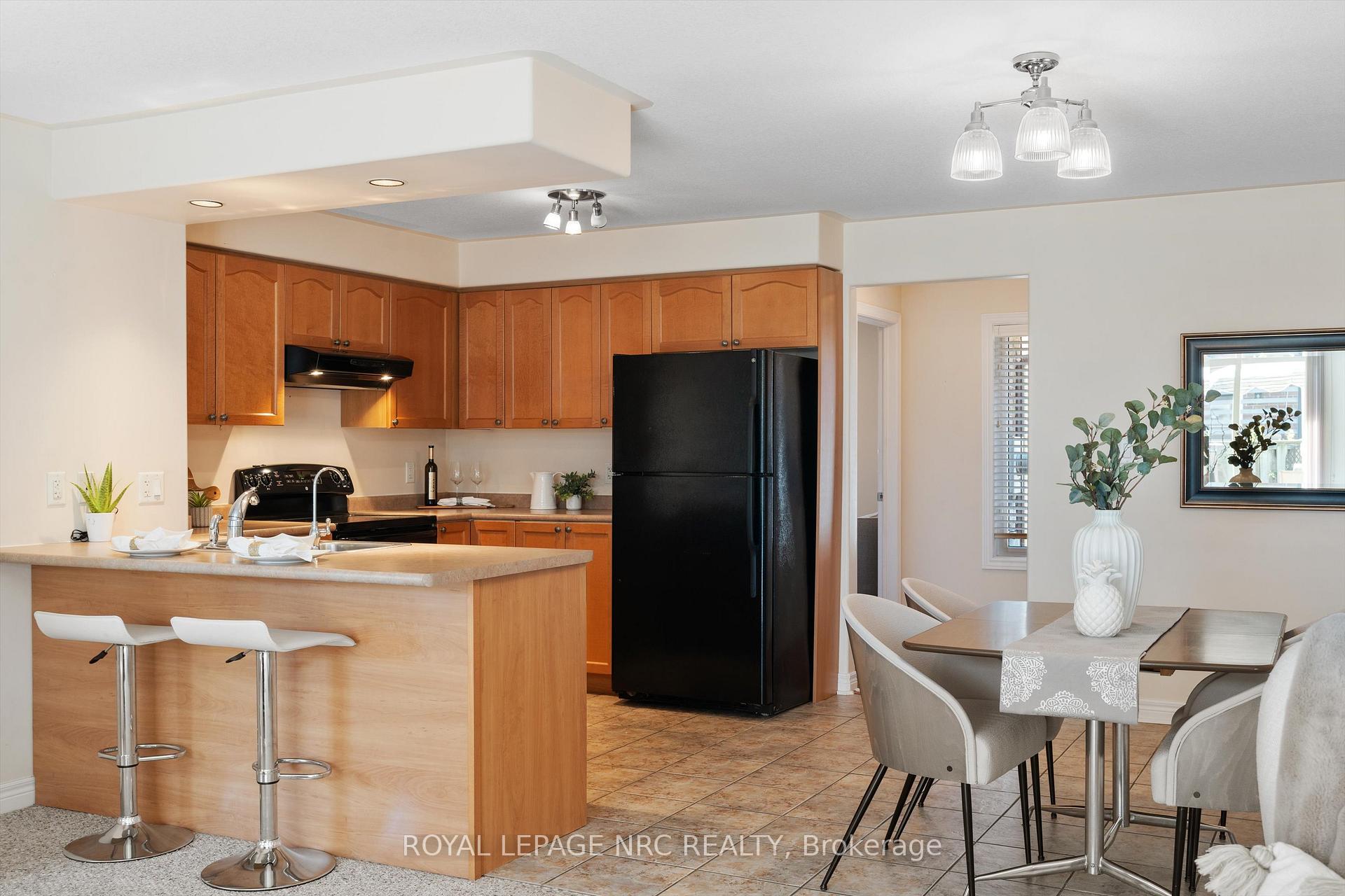 Photo 11 of 4 Avery Crescent, St. Catharines, Oakdale — HOMEH