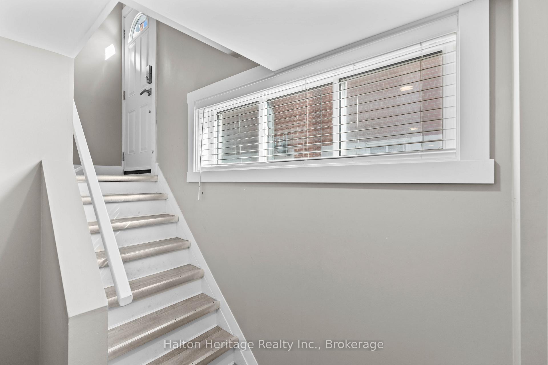 Photo 2 of 39 Wildewood Avenue, Hamilton, Huntington — HOMEH