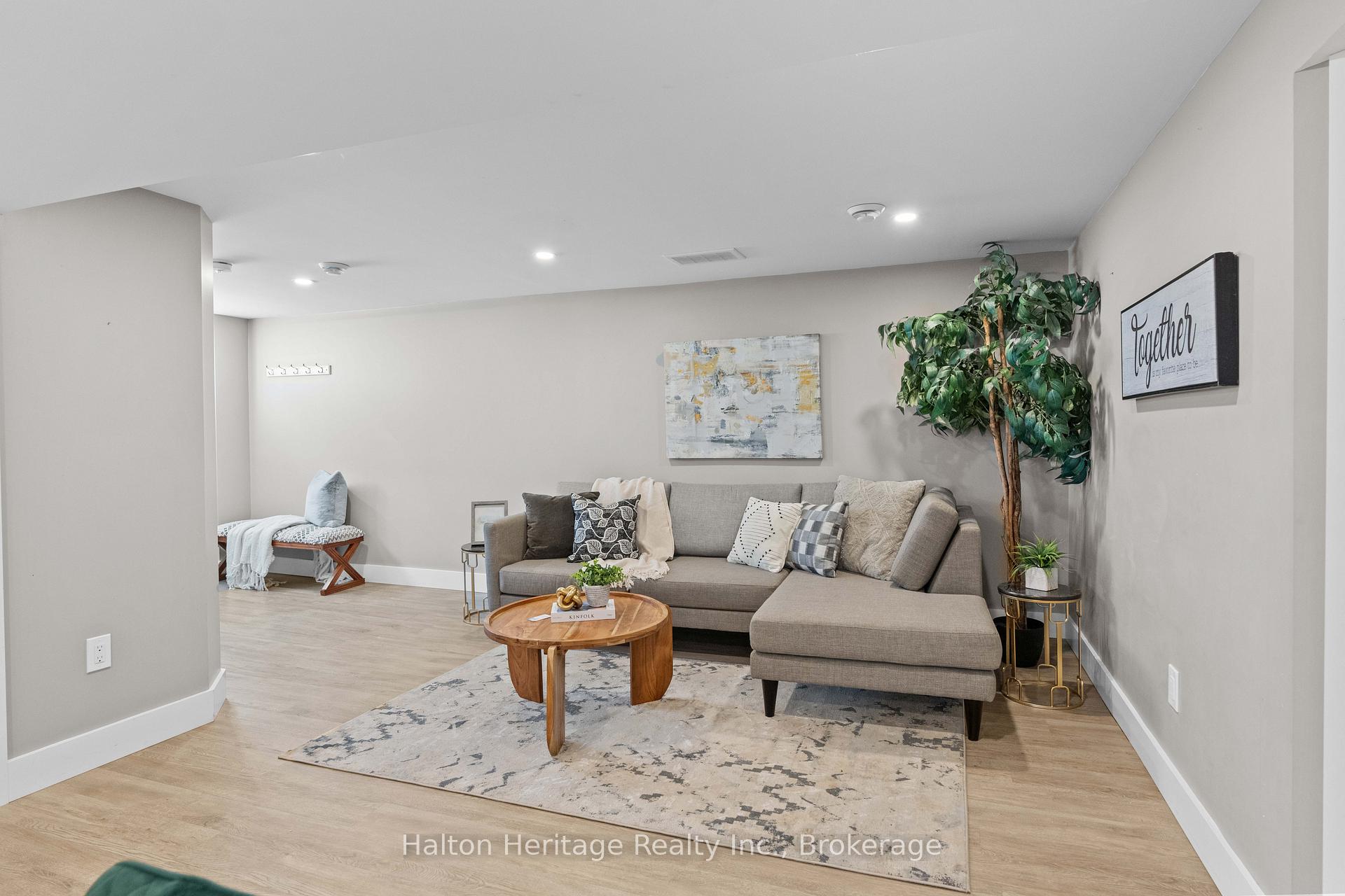 Photo 5 of 39 Wildewood Avenue, Hamilton, Huntington — HOMEH