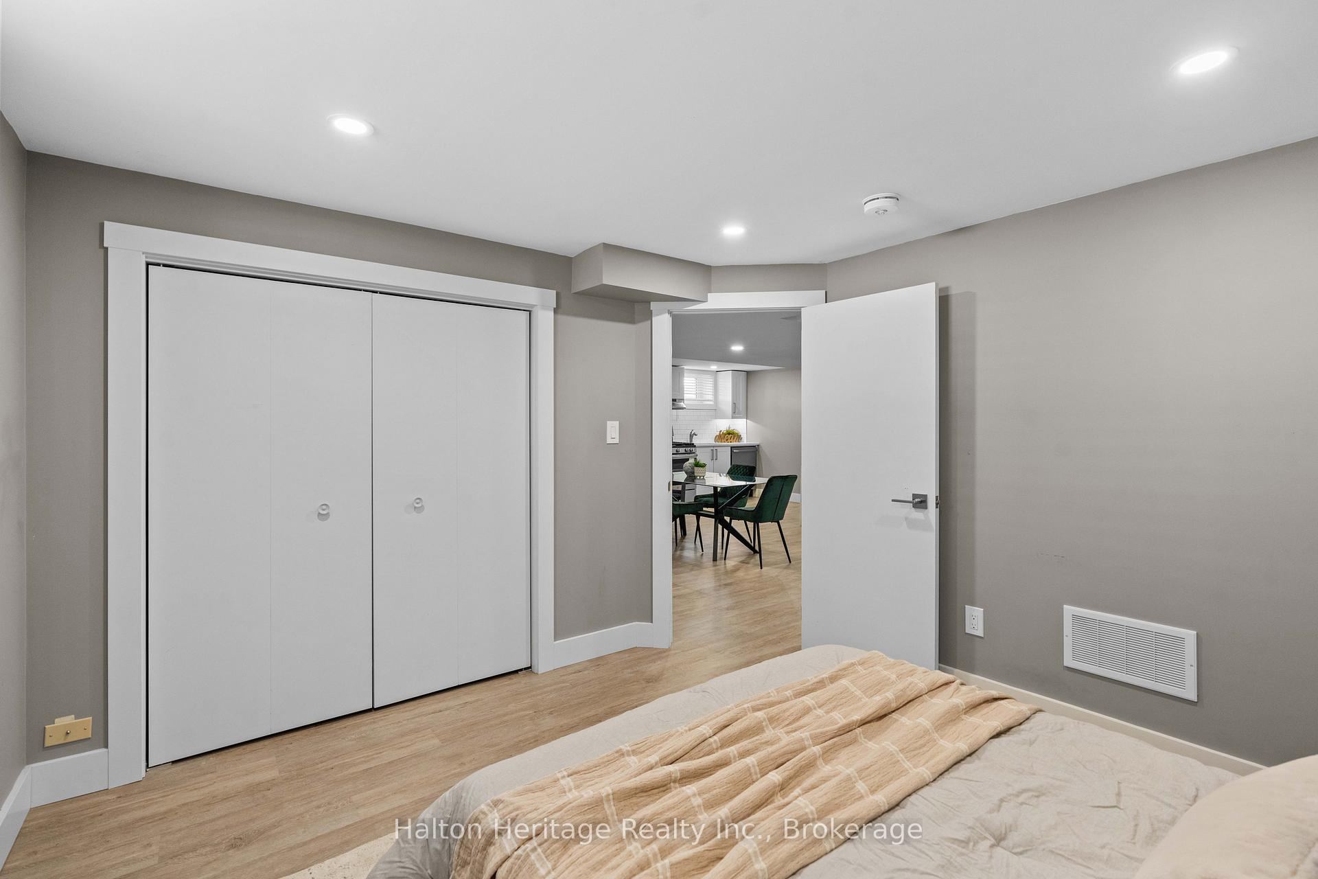 Photo 14 of 39 Wildewood Avenue, Hamilton, Huntington — HOMEH