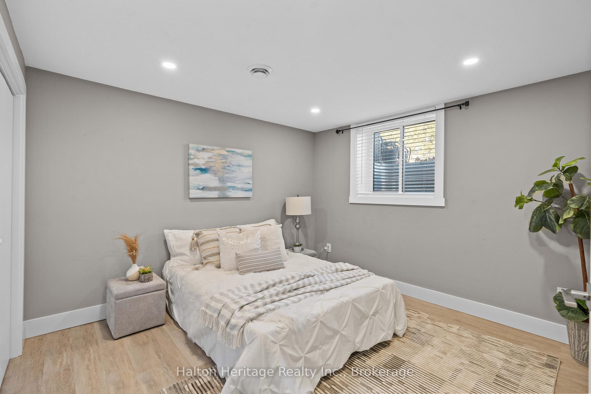 Photo 15 of 39 Wildewood Avenue, Hamilton, Huntington — HOMEH