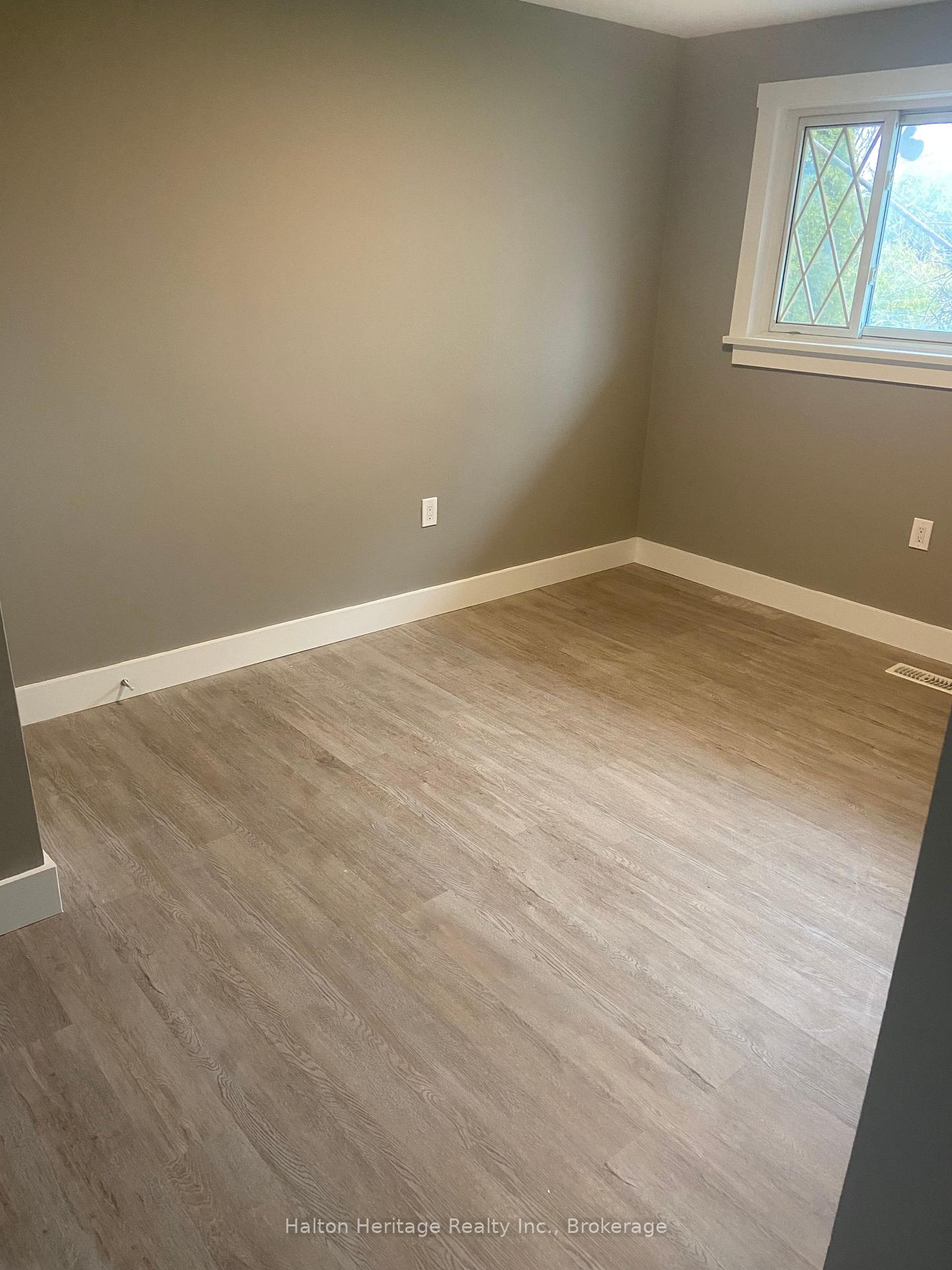Photo 21 of 39 Wildewood Avenue, Hamilton, Huntington — HOMEH